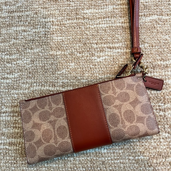 Charlie Carryall 40 with Matching Wallet - Picture 5 of 16